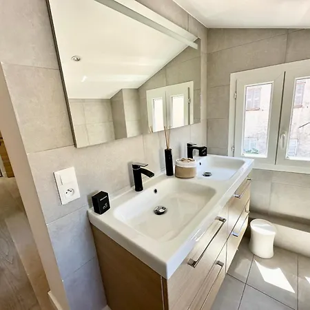 아파트 Gorgeous Brand New 2 Bedrooms