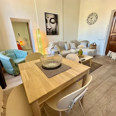 Gorgeous Brand New 2 Bedrooms 앙티브
