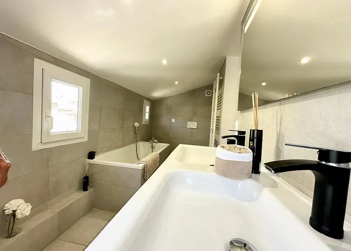 Gorgeous Brand New 2 Bedrooms شقة