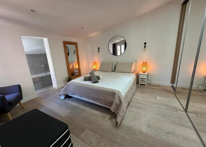 شقة Gorgeous Brand New 2 Bedrooms أنتيب